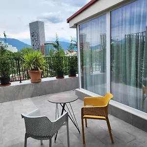 Penthouse With A View , Tirana Albanië