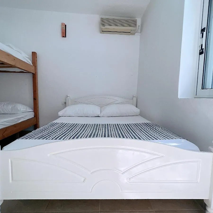 Hotel Garden Villa Naza Piqeras Albanien